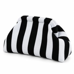 Clutch de rayas y curvas blanco y negro