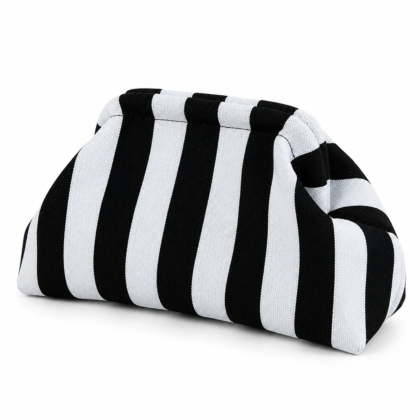 Clutch de rayas y curvas blanco y negro