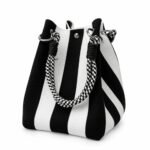 Bolso de mano de rayas negro y blanco