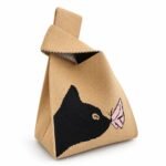 Bolso de nudo con gato negro